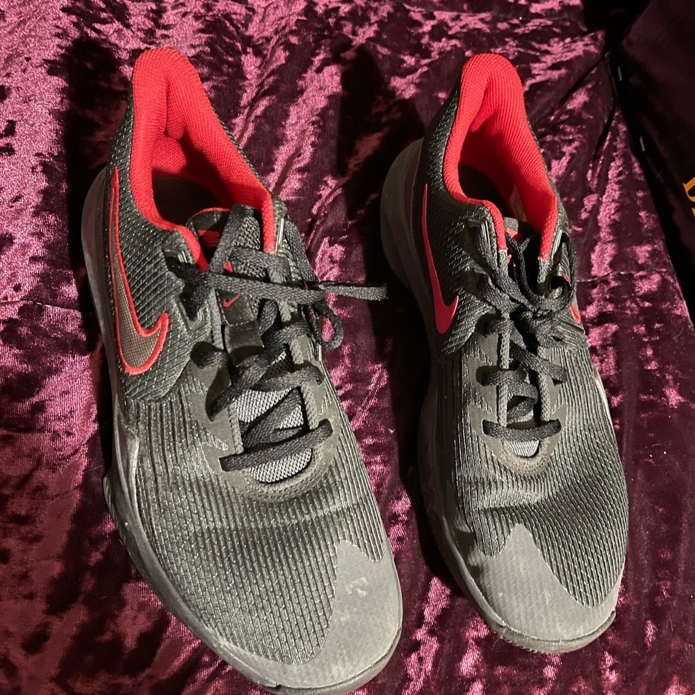 Men Nike Basketball Shoes. Worn once new condition.